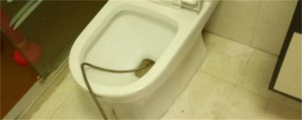 马桶上水管堵了怎么办