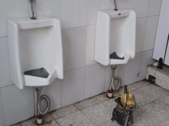疏通下水道马桶
