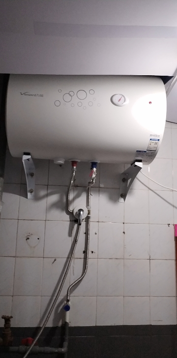 一家三口用多少升的热水器