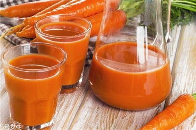喝胡萝卜汁可以祛斑吗每天胡萝卜汁可以祛斑吗