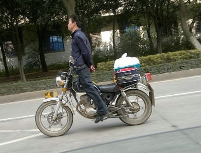 孕妇梦见坐摩托车
