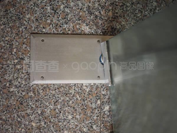 石头橱柜怎么装门铰链
