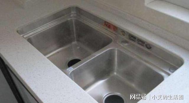 洗菜盆下橱柜有味怎么回事