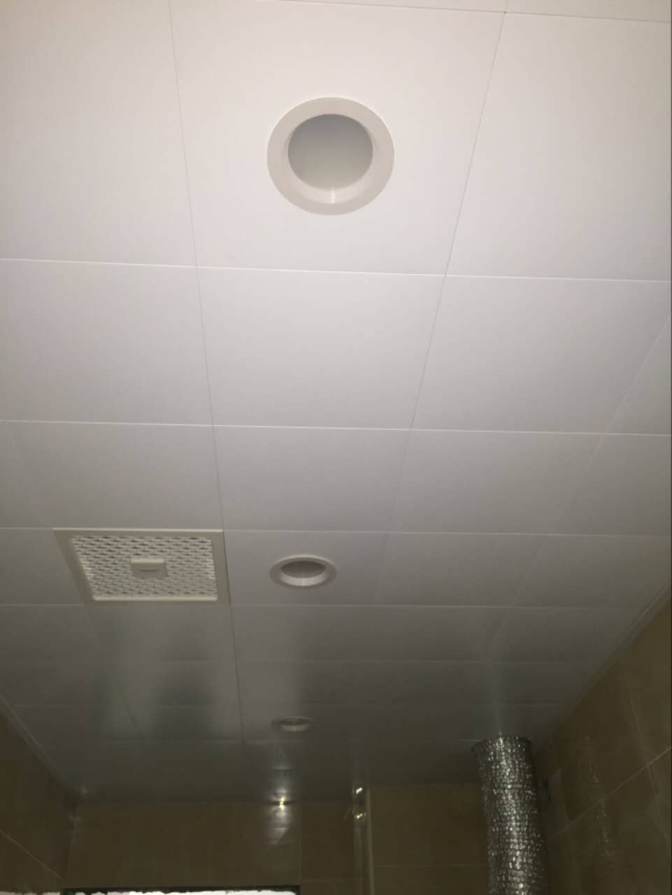 厨房用冷白还是暖白