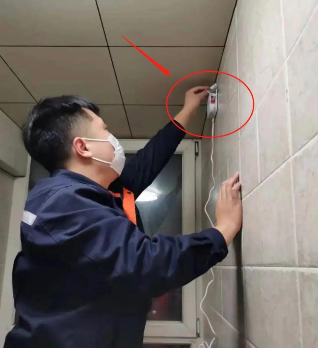 如何拆除厨房报警器