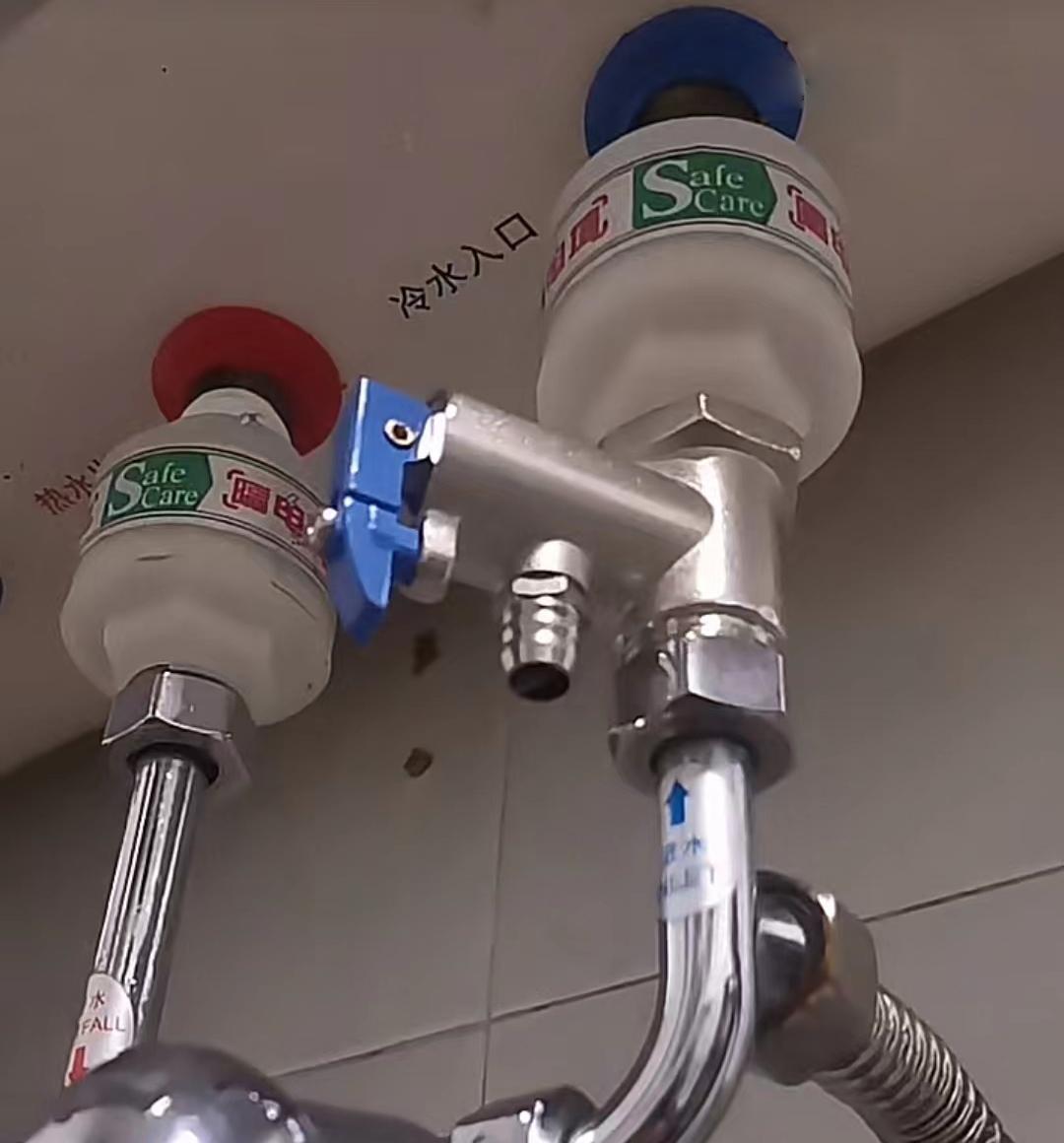 电热水器泄压阀漏水怎么办