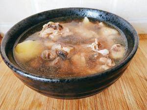 水鱼鸡汤香菇汤