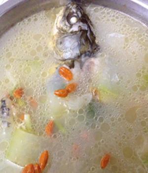 孕妇鲫鱼豆腐汤的做法