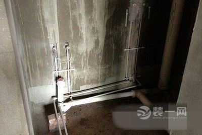 厨房台面比柜子多出一厘米