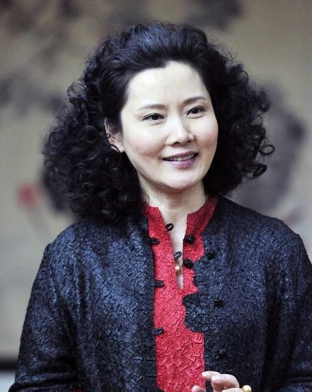 何赛飞怒怼李成儒 观众凭什么还那么宠她
