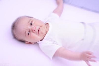没满月的宝宝肚子胀气怎么办