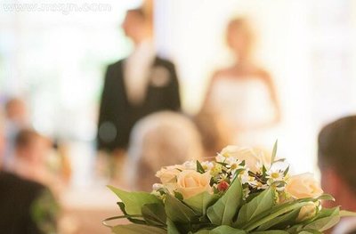 女人梦见自己结婚