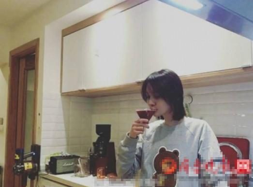 瓷砖橱柜门掉了怎么弄