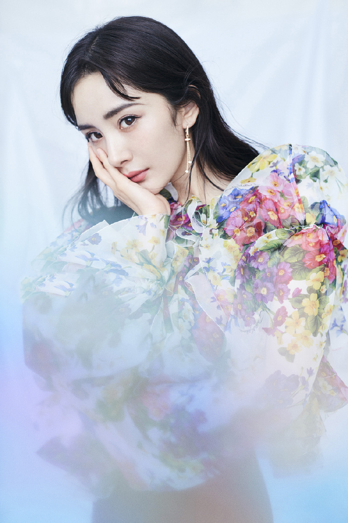 杨幂性感优雅写真桌面壁纸-大陆明星-手机壁纸下载-美桌网